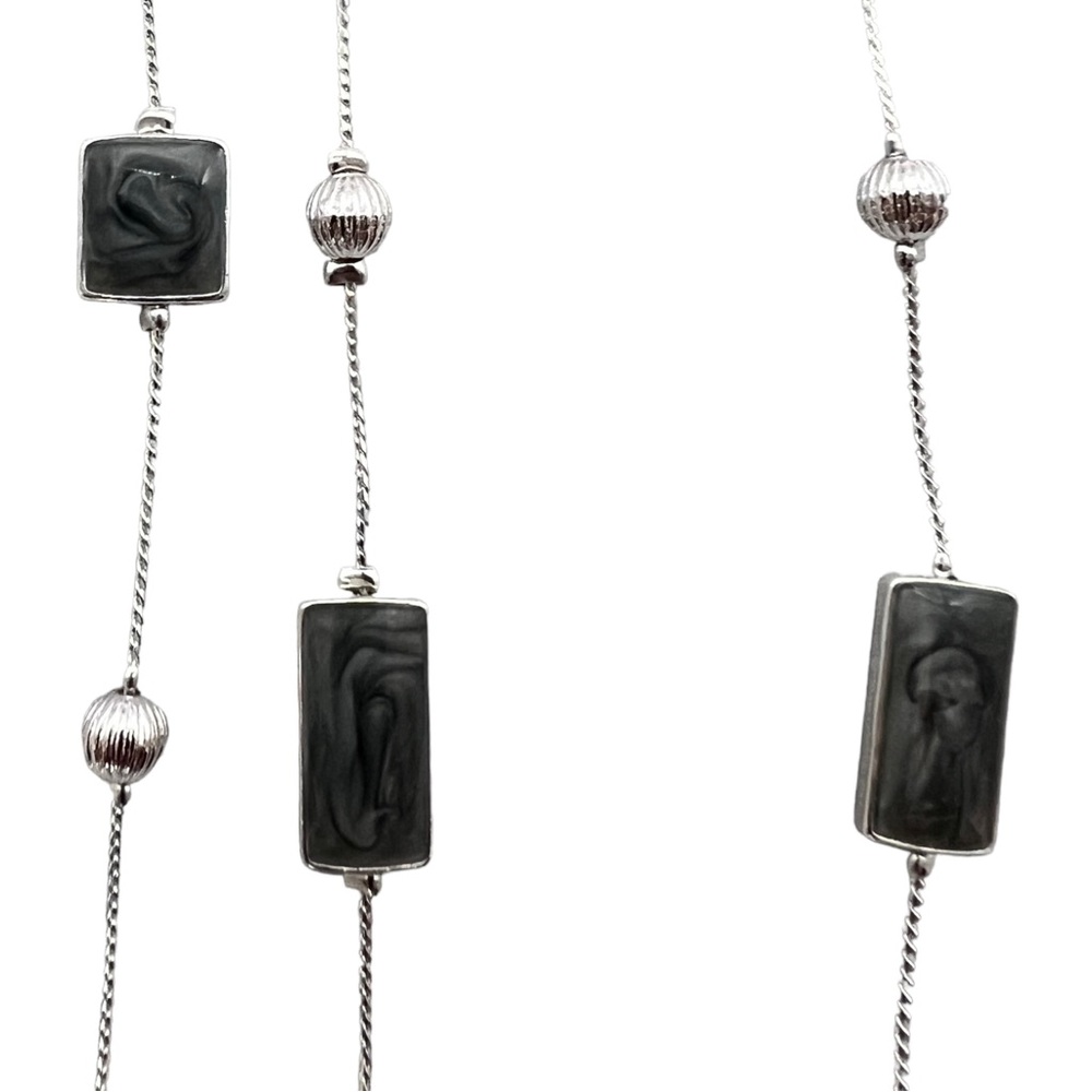 NWT Multi-Strand Silver tone & Gray Dainty Cubes Necklace with Matching Earrings - Picture 8 of 11